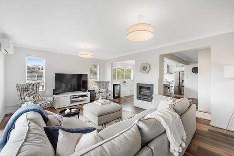 Photo of property in 19 Clovelly Road, Bucklands Beach, Auckland, 2012