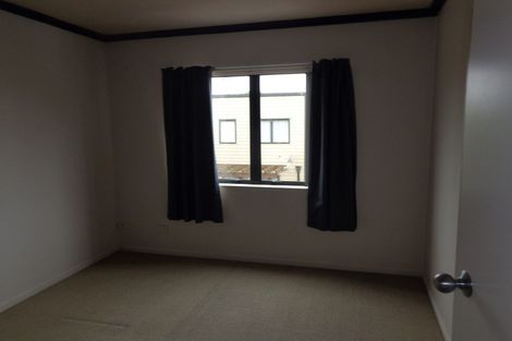 Photo of property in 6/15 Harbour View Road, Te Atatu Peninsula, Auckland, 0610