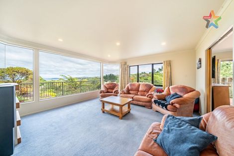 Photo of property in 9 Oceanview Terrace, Tirohanga, Lower Hutt, 5010