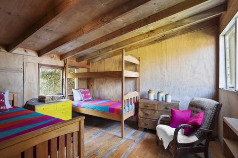 Photo of property in 620 South Titirangi Road, Titirangi, Auckland, 0604