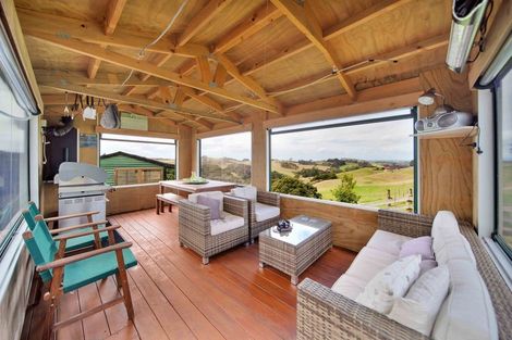 Photo of property in 1124 Awhitu Road, Pollok, Waiuku, 2683