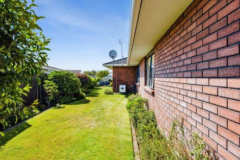 Photo of property in 4 Boulevard Drive, Merrilands, New Plymouth, 4312