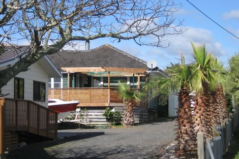 Photo of property in 16 Hawke Crescent, Beachlands, Auckland, 2018