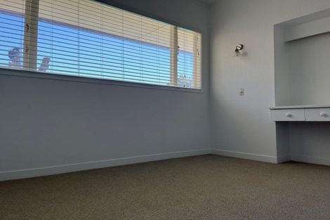 Photo of property in 27 Walpole Avenue, Hillpark, Auckland, 2102