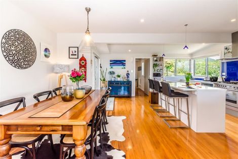 Photo of property in 11 Kotare Street, Waikanae, 5036