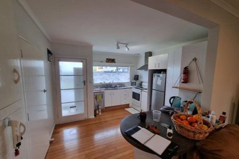Photo of property in 4/134 Onewa Road, Northcote, Auckland, 0627