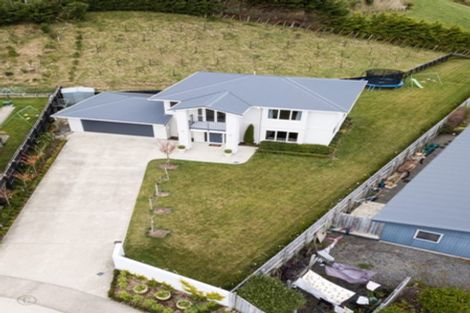 Photo of property in 23 Mervyn Kemp Drive, Tawa, Wellington, 5028