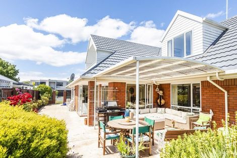 Photo of property in 9 Tavistock Place, Russley, Christchurch, 8042