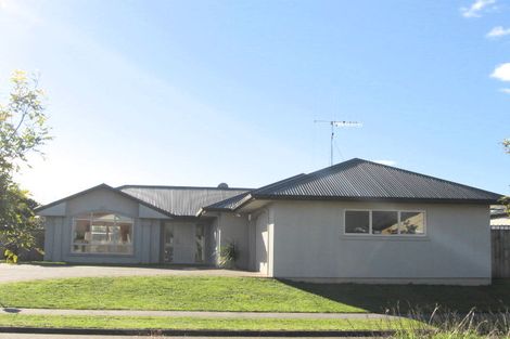 Photo of property in 3 Chesterfield Place, Rototuna, Hamilton, 3210