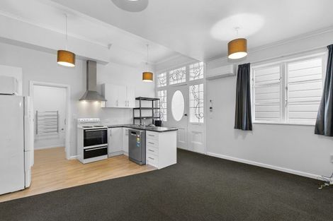 Photo of property in 262 The Terrace, Te Aro, Wellington, 6011