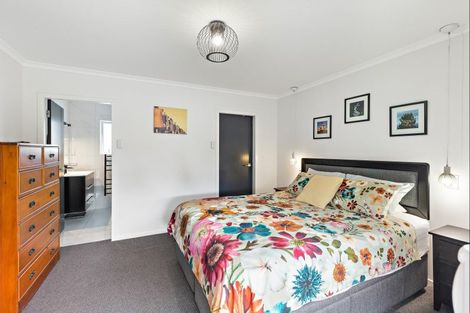 Photo of property in 1098 Queen Street East, Levin, 5571