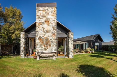 Photo of property in 8 Bretby Court, Jacks Point, Queenstown, 9371