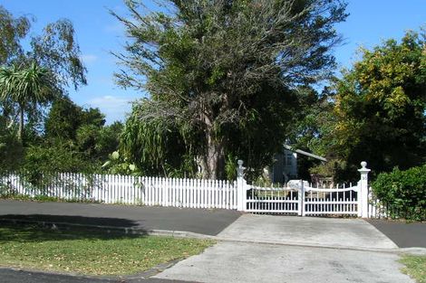 Photo of property in 30a Seaview Avenue, Northcote, Auckland, 0627