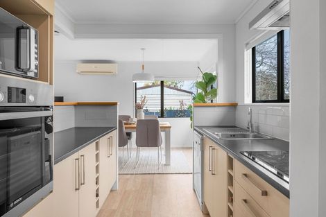 Photo of property in 9b Beadle Place, St Andrews, Hamilton, 3200