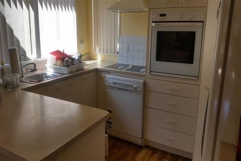 Photo of property in 25 Mallard Place, Unsworth Heights, Auckland, 0632