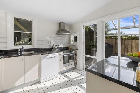 Photo of property in 114 Wallace Street, Mount Cook, Wellington, 6021