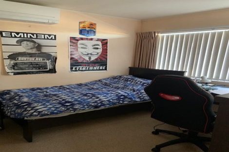 Photo of property in 25 Mallard Place, Unsworth Heights, Auckland, 0632