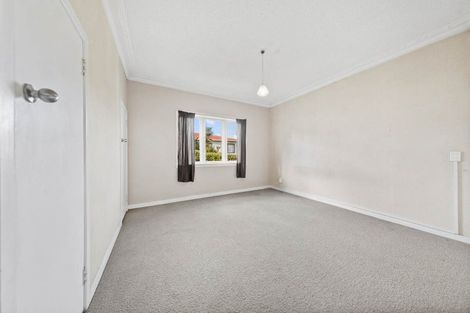 Photo of property in 1/44 View Road, Henderson, Auckland, 0612