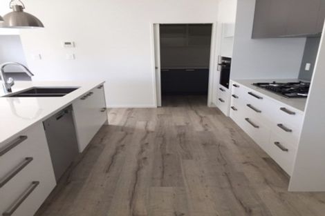 Photo of property in 27 Syd Grant Crescent, Orewa, 0931