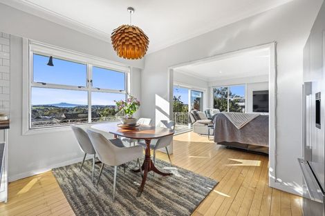 Photo of property in 73 Bradbury Road, Botany Downs, Auckland, 2010