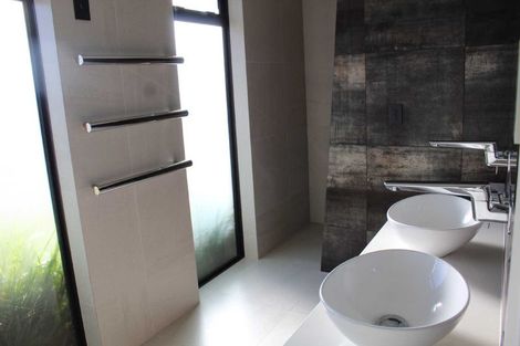 Photo of property in 10 Moemoea Place, Cambridge, 3434