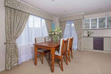 Photo of property in 77 Moore Street, Howick, Auckland, 2014