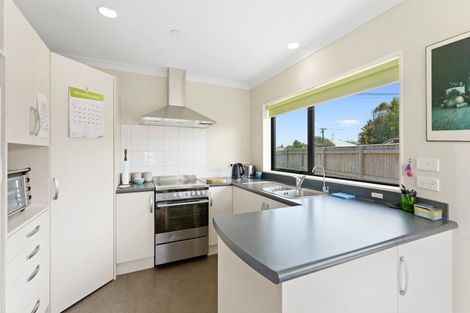 Photo of property in 25 Ian Peter Way, Otaki, 5512