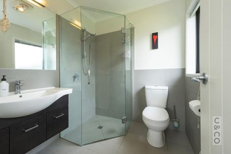 Photo of property in 42 Gilbransen Road, Kumeu, 0810