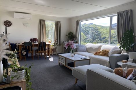 Photo of property in 1/63 Mandalay Terrace, Khandallah, Wellington, 6035