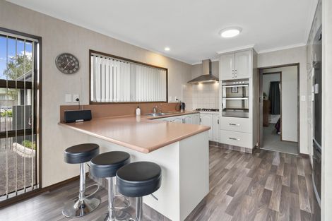 Photo of property in 27 Humphries Place, Awapuni, Palmerston North, 4412