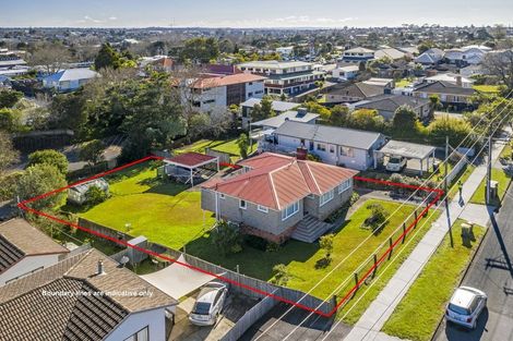 Photo of property in 13 Newington Road, Henderson, Auckland, 0612