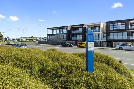 Photo of property in 211 Marine Parade, Mount Maunganui, 3116