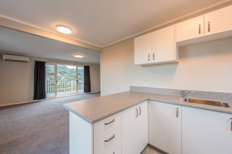 Photo of property in 41 Chartwell Drive, Crofton Downs, Wellington, 6035