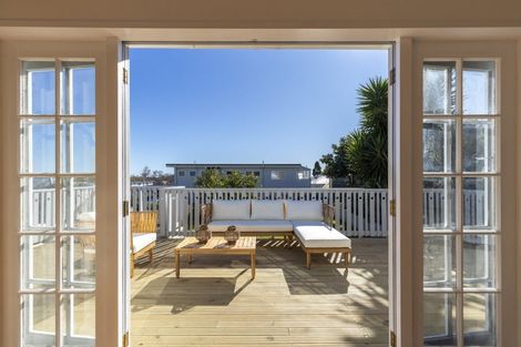 Photo of property in 16 Bulteel Street, New Plymouth, 4310