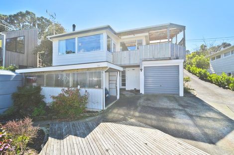 Photo of property in 8 Hillside Crescent, Leigh, 0985