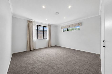 Photo of property in 30 Waituarua Drive, Takanini, 2112