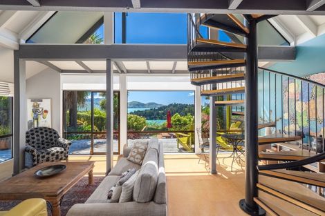 Photo of property in 5 Te Ara Crescent, Diamond Harbour, Lyttelton, 8971