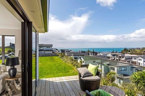 Photo of property in 34 Bearing Parade, Long Bay, Auckland, 0630