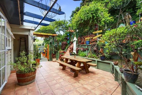 Photo of property in 39 Sunrise Boulevard, Tawa, Wellington, 5028