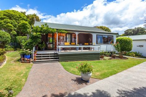 Photo of property in 205 Onemana Drive, Onemana, Whangamata, 3691