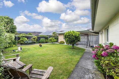 Photo of property in 68 Mauger Drive, Heathcote Valley, Christchurch, 8022