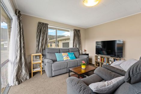 Photo of property in 2/17 Wimbledon Grove, Wainuiomata, Lower Hutt, 5014