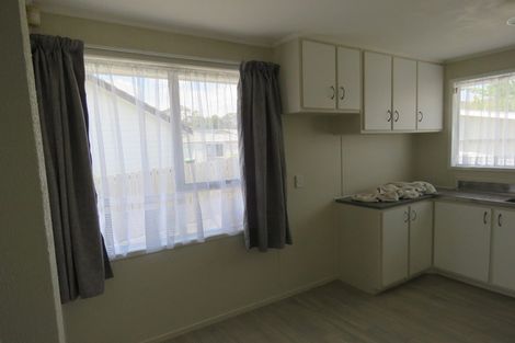 Photo of property in 16 Moncrieff Avenue, Clendon Park, Auckland, 2103