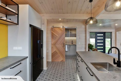 Photo of property in 1994 Great South Road, Bombay, 2675