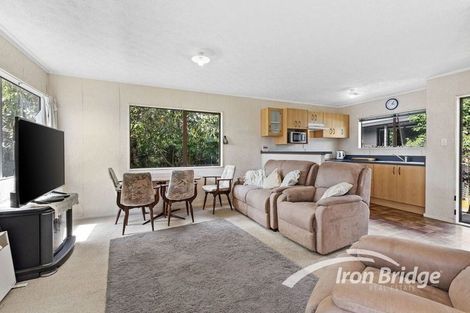 Photo of property in 75 Meadowvale Rise, Titirangi, Auckland, 0604