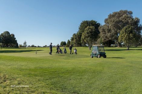 Photo of property in 10 Fairway Avenue, Mount Maunganui, 3116