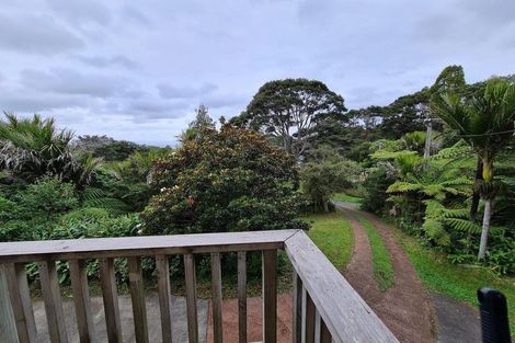 Photo of property in 66 Rauhuia Crescent, Parau, Auckland, 0604