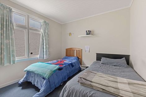 Photo of property in 32 Pendarves Street, New Plymouth, 4310