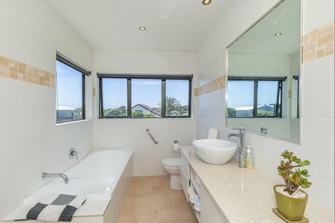 Photo of property in 8 Arataki Grove, Waitarere Beach, Levin, 5510