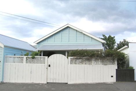 Photo of property in 15 Ferry Street, Seatoun, Wellington, 6022